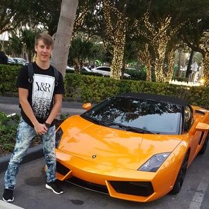 Meet your Posher, Alec